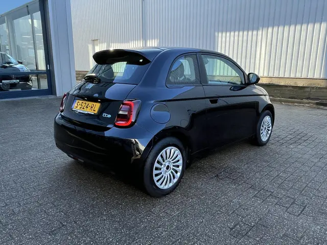 Fiat 500e 42 kWh 2023 Elektrisch 52