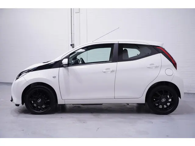 Toyota Aygo 1.0 VVT-i x-play 2020 Benzine 5