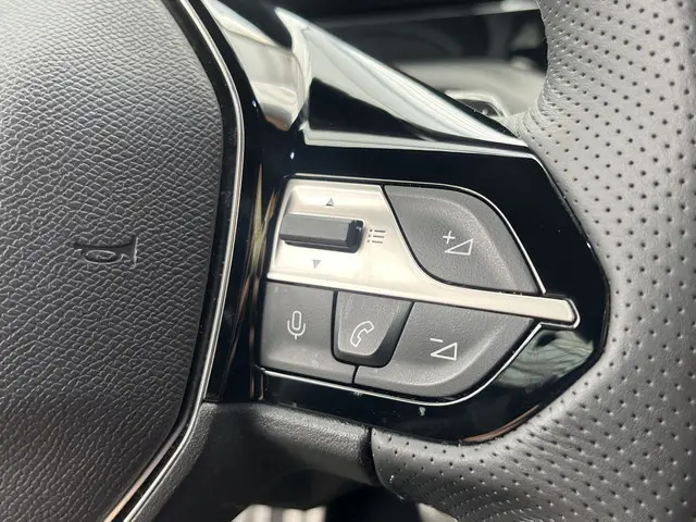 Peugeot 408 Hybrid 136 e-DCS6 GT 2024 Hybride Benzine 19