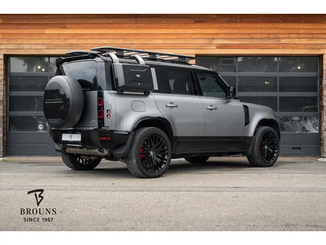 Land Rover Defender 3