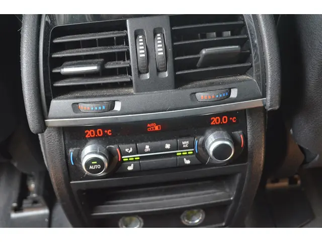 BMW X5 M xDrive35i High Exe 2015 Benzine 32