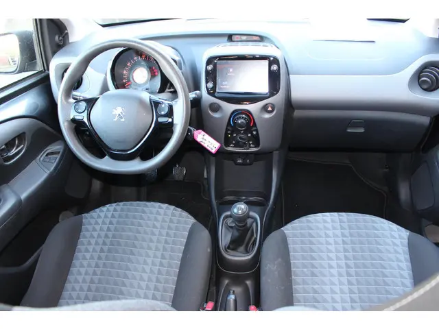 Peugeot 108 1.0 e-VTi Active 2020 Benzine 8