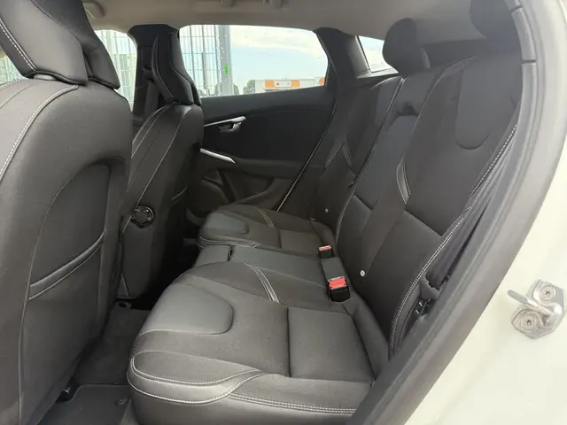 Volvo V40 T2 POLAR + AUTOMAAT 2019 Benzine 6