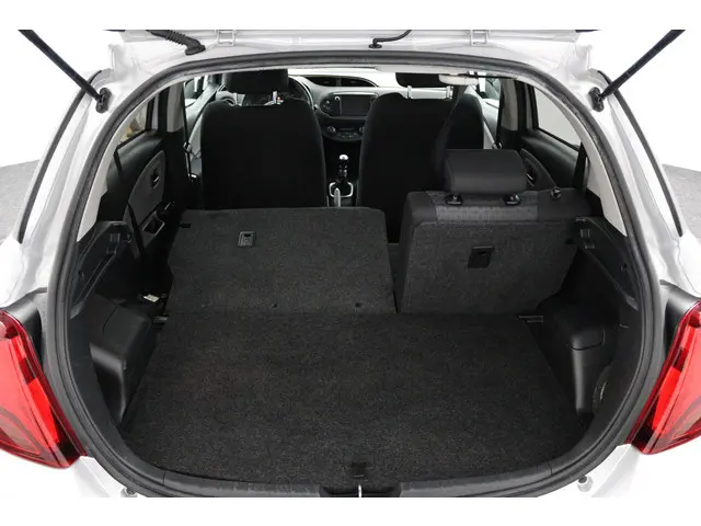 Toyota Yaris 1.3 VVT-i Dynamic 2017 Benzine 25