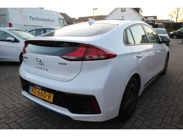 Hyundai IONIQ 1.6 GDi i-Motion 2018 Hybride Benzine 6