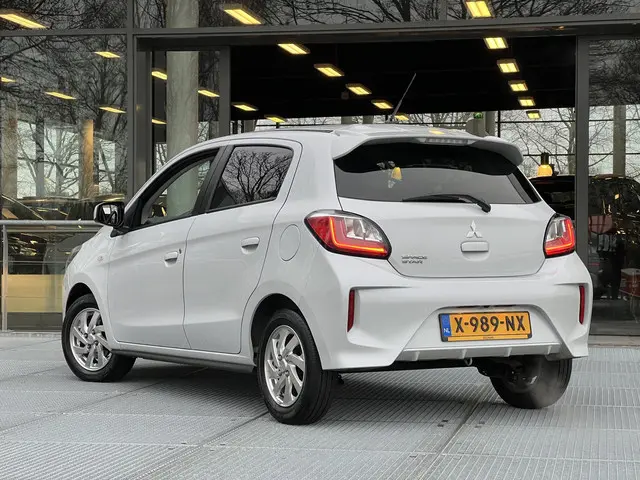 Mitsubishi Space Star 1.2 Dynamic 2024 Benzine 4