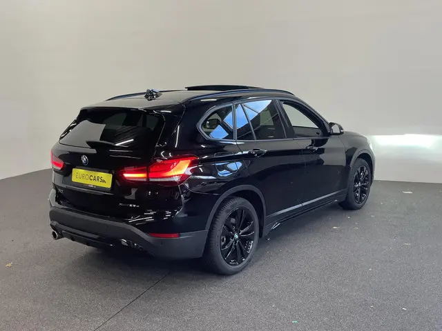 BMW X1 xDrive25e SportLine 2021 Hybride Benzine 7