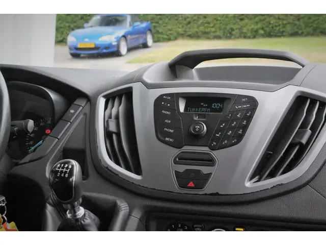 Ford Transit 330 2.0 TDCIL3H2DCTr 2017 Diesel 17