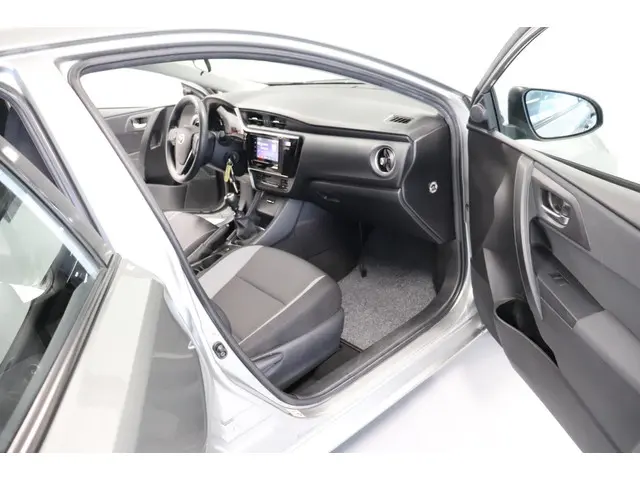 Toyota Auris 1.3 Now 2016 Benzine 22