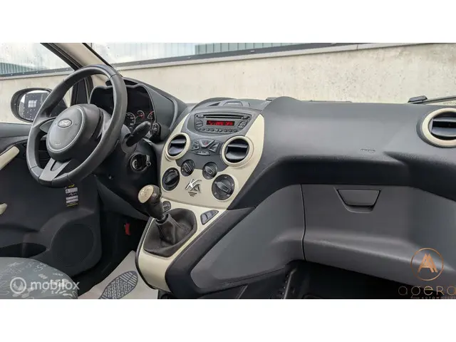 Ford Ka 1.2 Style start/stop 2015 Benzine 9