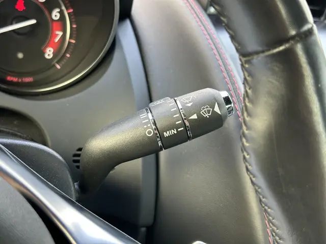 Jaguar F-Type P300 RWD R-Dynamic 2020 Benzine 74