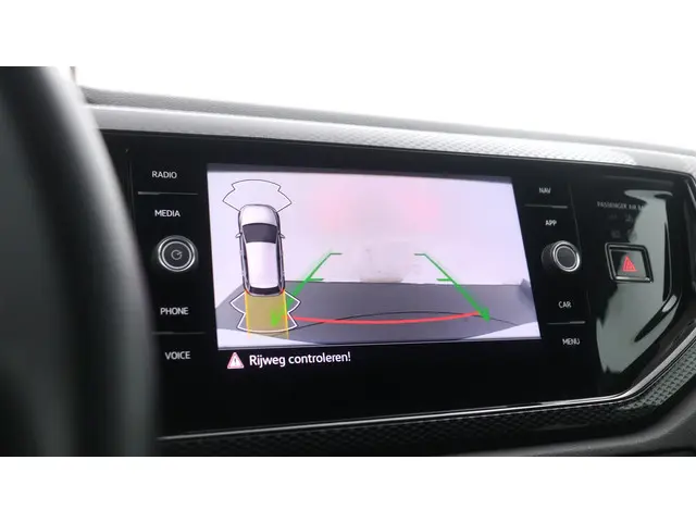 Volkswagen Polo 1.0 TSI 95pk Life Business 2023 Benzine 24