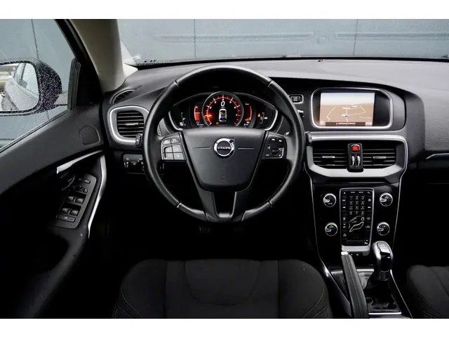 Volvo V40 2.0 T3 153 pk NORDIC BUSINESS 2018 Benzine 8