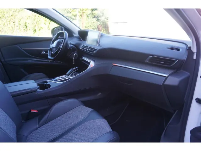 Peugeot 3008 1.6 e-THP GT Line 2018 Benzine 18