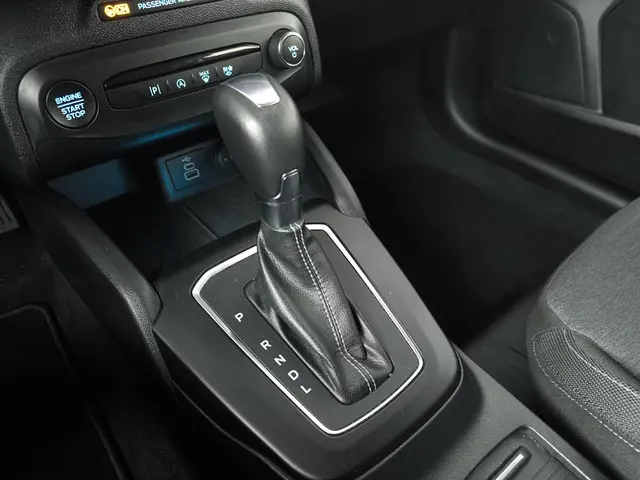 Ford Focus 1.0 EcoBoost Hybrid Active X 2024 Benzine 24