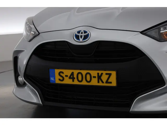 Toyota Yaris 1.5 Hybrid Active 2022 Hybride Benzine 37