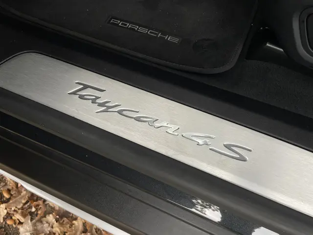 Porsche Taycan Cross Turismo 4S 93 kWh 2023 Elektrisch 23