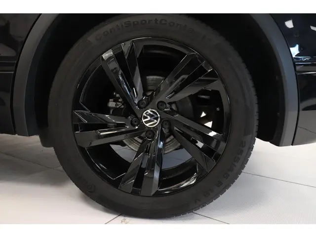 Volkswagen Tiguan 1.5 TSI R-Line 2021 Benzine 23