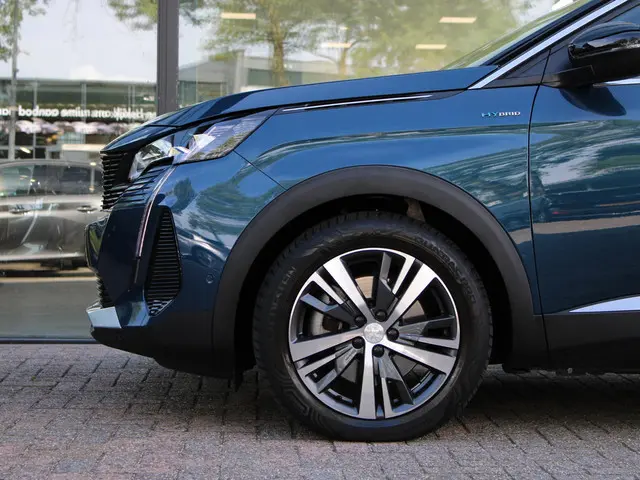Peugeot 3008 1.6 HYbrid 225 GT 2021 Hybride Benzine 12