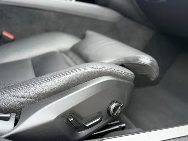 Volvo V60 2.0 B4 Momentum Business 2021 Benzine 30