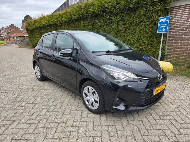 Toyota Yaris 2