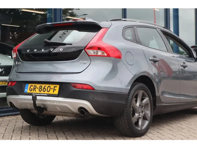 Volvo V40 Cross Country 1.5 T3 Momentum 2015 Benzine 29