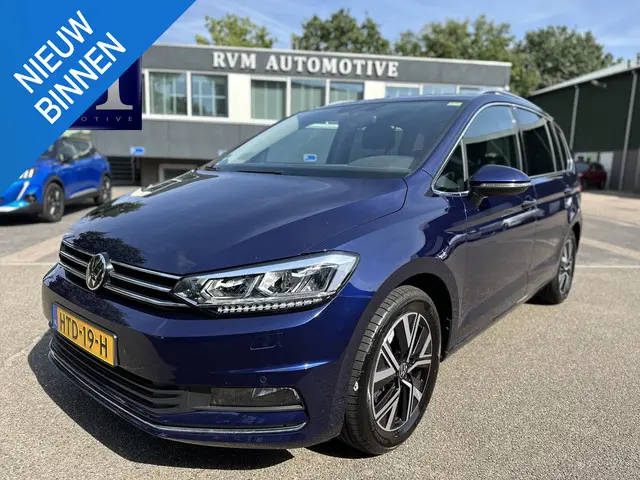 Volkswagen Touran 1.5 TSI Highline 2022 Benzine