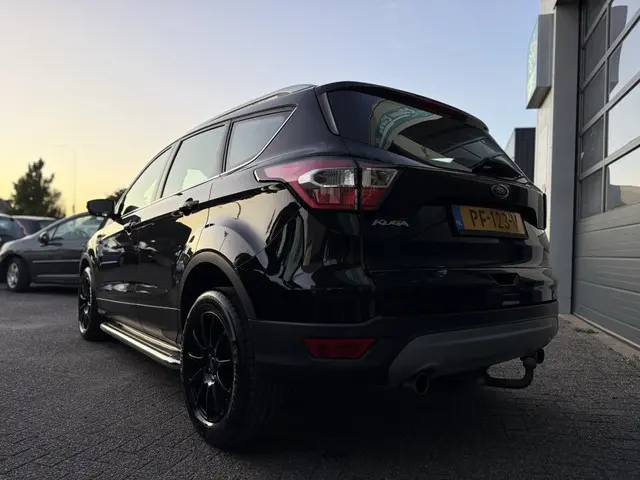Ford Kuga 1ste eigenaar 1.5 EcoB. Trend Ult. 2017 Benzine 2