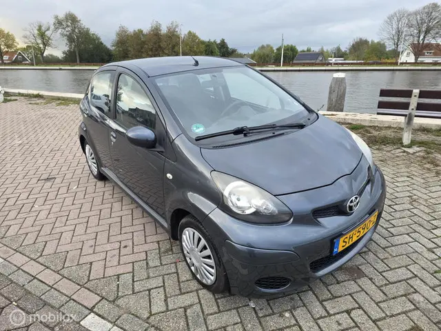Toyota Aygo 1.0 -12V ComfortLine 2021 Benzine 16