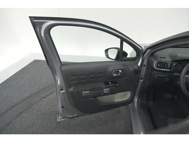 Citroën C3 PureTech 110 EAT6 Max 2024 Benzine 57