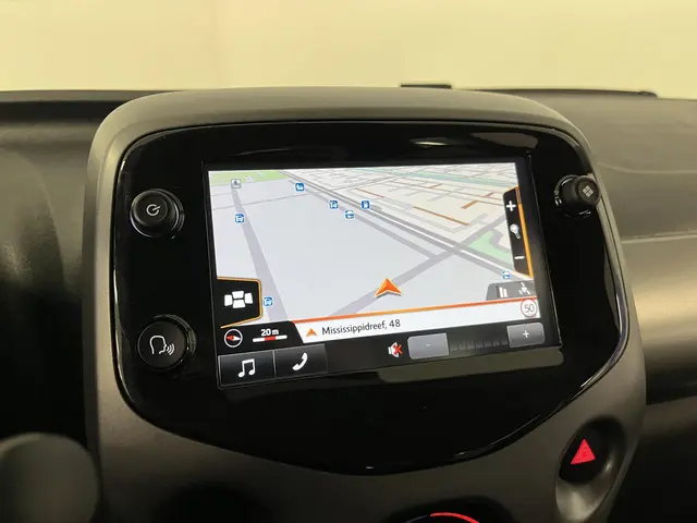 Toyota Aygo 1.0 VVT-i x-play 2022 Benzine 18