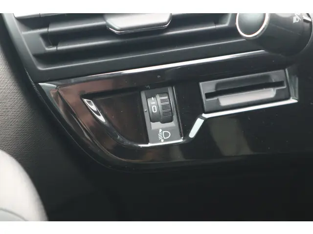 Citroën C4 Picasso 1.2 PureTech Intensive 2016 Benzine 23