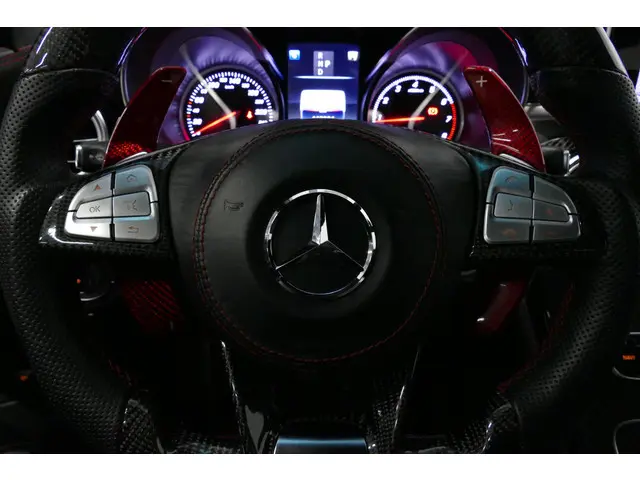 Mercedes-Benz C-Klasse 180 AMG Line 2018 Benzine 23