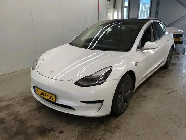 Tesla Model 3 2