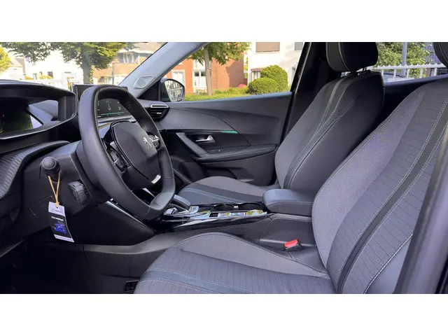 Peugeot e-2008 EV Allure Pack 50 kWh 2022 Elektrisch 12