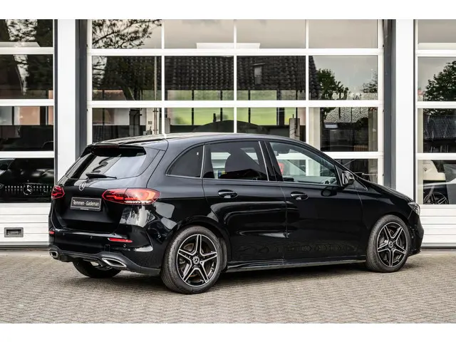 Mercedes-Benz B-Klasse 250 AMG Line 2022 Benzine 4
