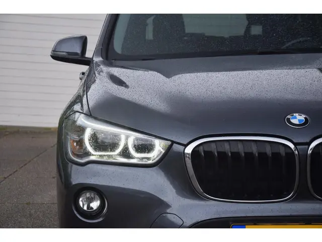 BMW X1 SDrive18i Executive 2018 Benzine 21