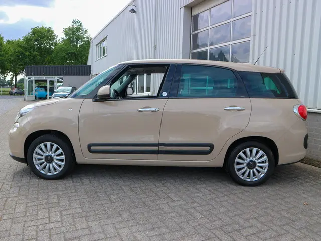 Fiat 500L Living 1.4 T-Jet Lounge 7p. 2016 Benzine 5