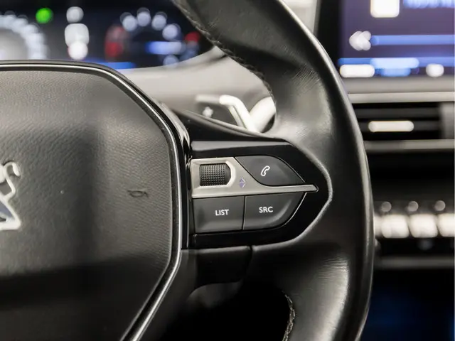 Peugeot 3008 1.2 PureTech Allure Sport 2018 Benzine 18