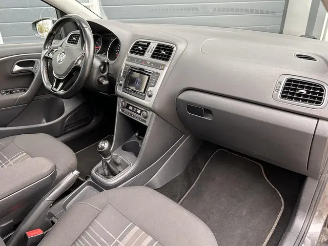 Volkswagen Polo 1.0 Lounge Edition 2015 Benzine 16