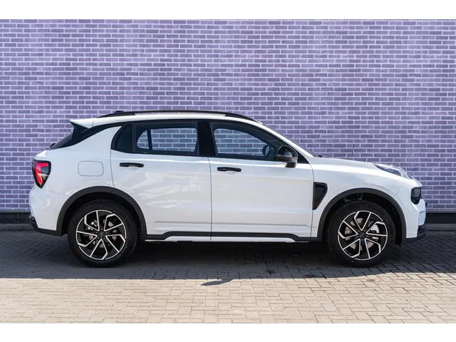 Lynk & Co 01 1.5 Core 2025 Hybride Benzine 11
