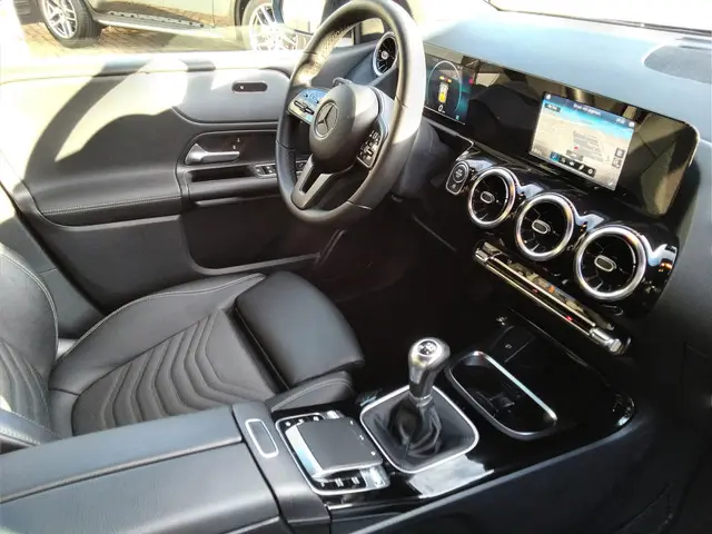 Mercedes-Benz B-Klasse 180 Premium Plus 2019 Benzine 9
