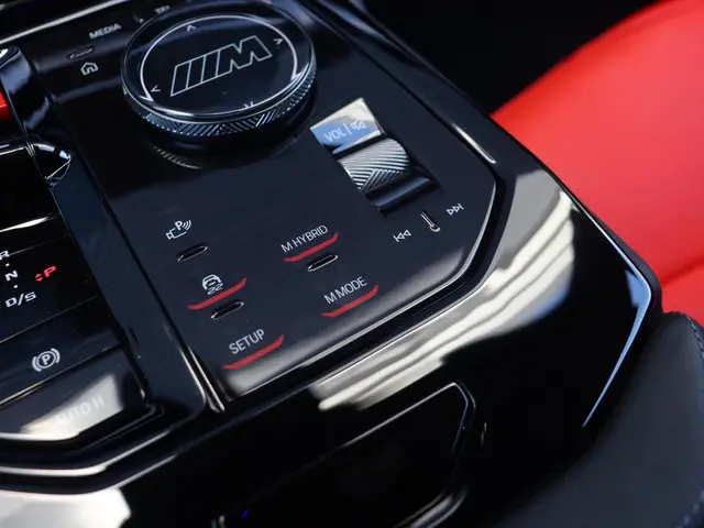 BMW M5 Sedan 2025 Hybride Benzine 19