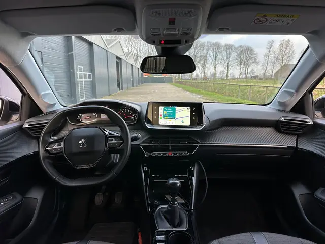 Peugeot 208 1.2 PureTech Allure 2022 Benzine 22