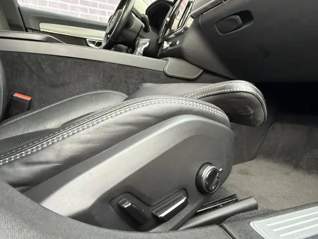 Volvo V90 2.0 T4 Business Luxury+ 2020 Benzine 44
