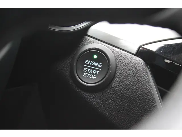 Ford Kuga 2.5 PHEV Titanium 2022 Hybride Benzine 25
