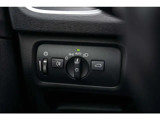 Volvo V40 T2 Polar+ Automaat 2019 Benzine 32