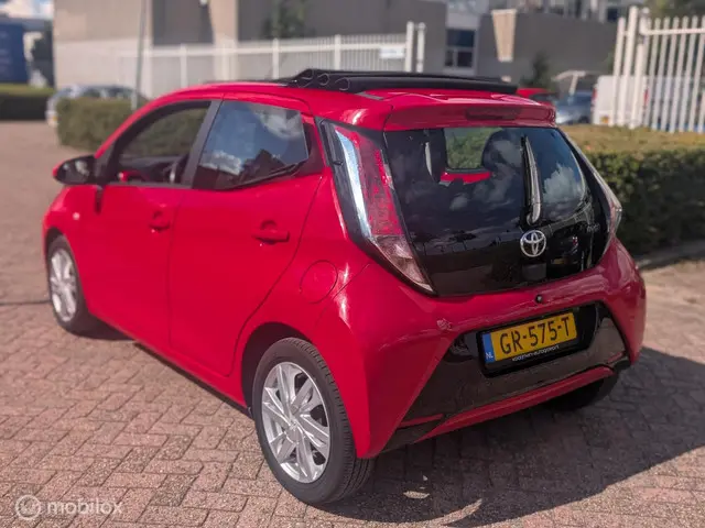 Toyota Aygo 1.0 VVT-i x-wave CABRIO! 2015 Benzine 5