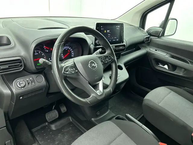 Opel Combo 1.5D L1H1 130pk Automaat Edition 2023 Diesel 19