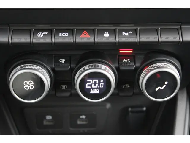 Dacia Duster TCe 130 Journey 2023 Benzine 26